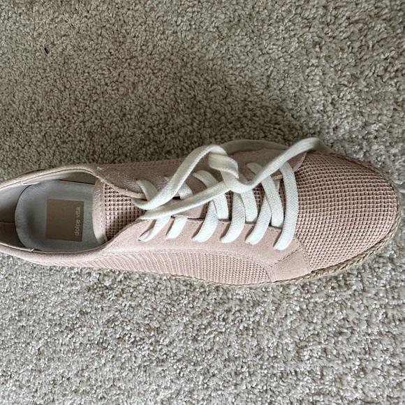 Light pink/rose colored textured platform shoe-only worn once - Picture 4 of 4